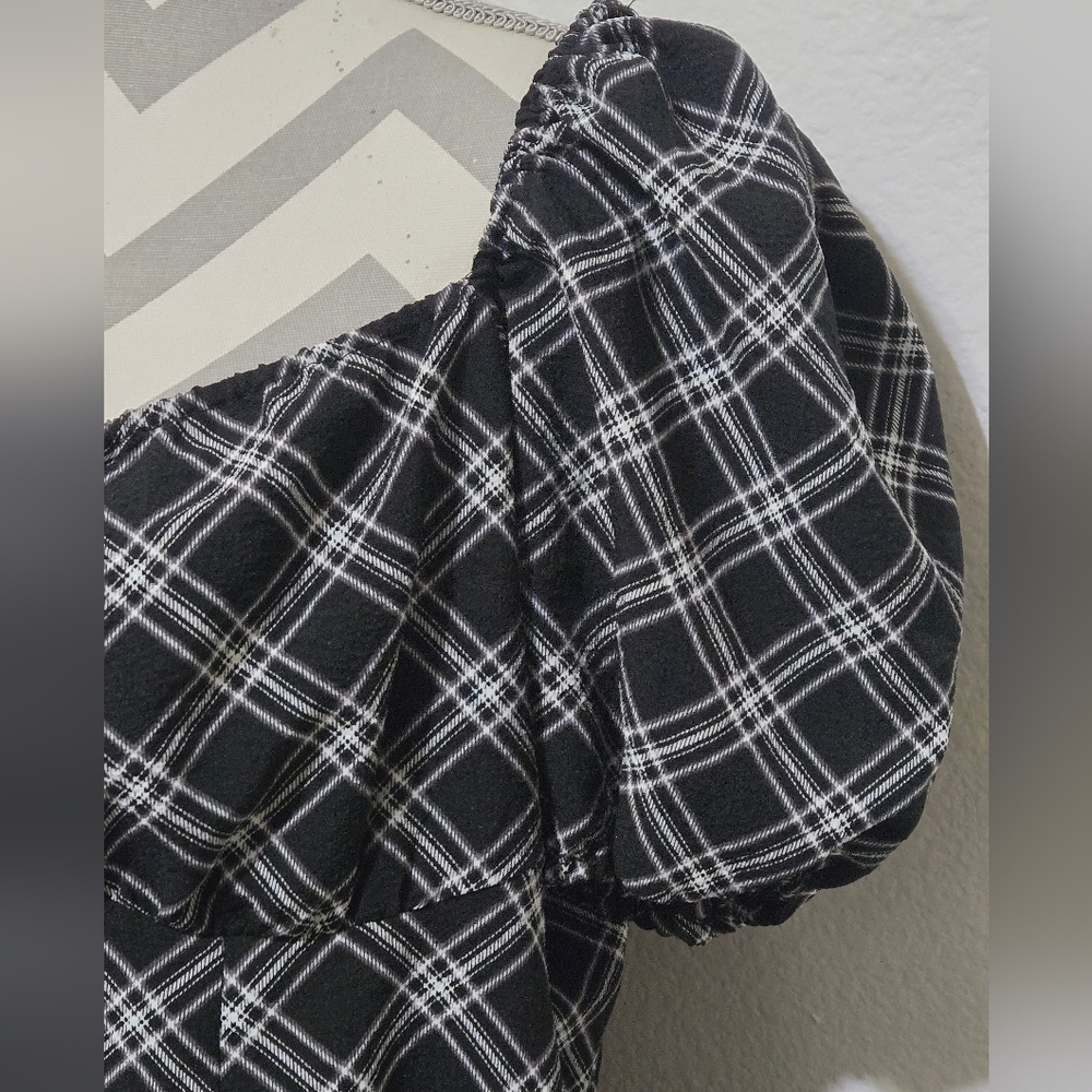 H&M Divided Black & White Plaid Puff Sleeve Mini Dress Milkmaid Smocked Size XL - Picture 6 of 12